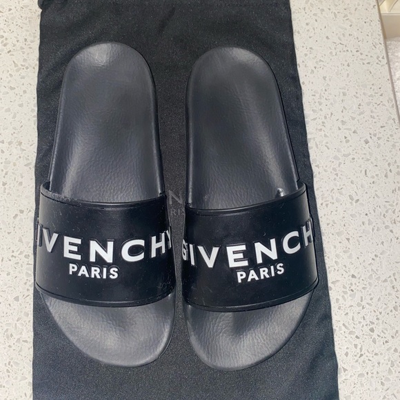 AUTHENTIC GIVENCHY POOL LOGO SLIDES - BLACK 🖤 - Picture 3 of 5